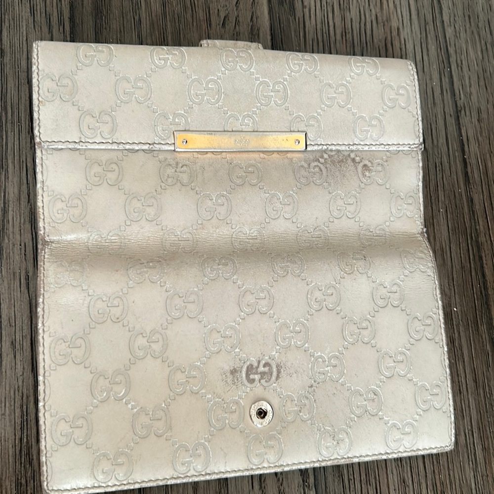 GUCCI Ivory Guiccissima Leather Wallet - Picture 11 of 16